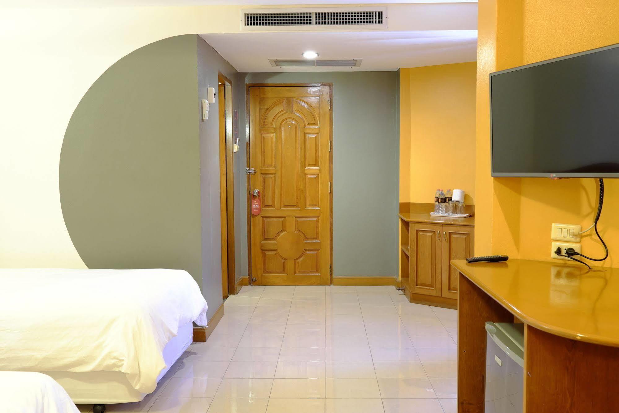 Pj Inn Pattaya Extérieur photo