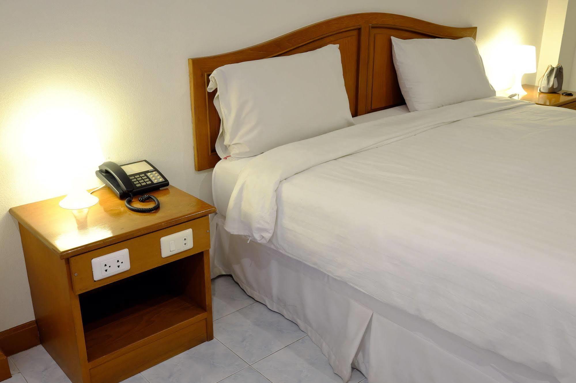 Pj Inn Pattaya Extérieur photo